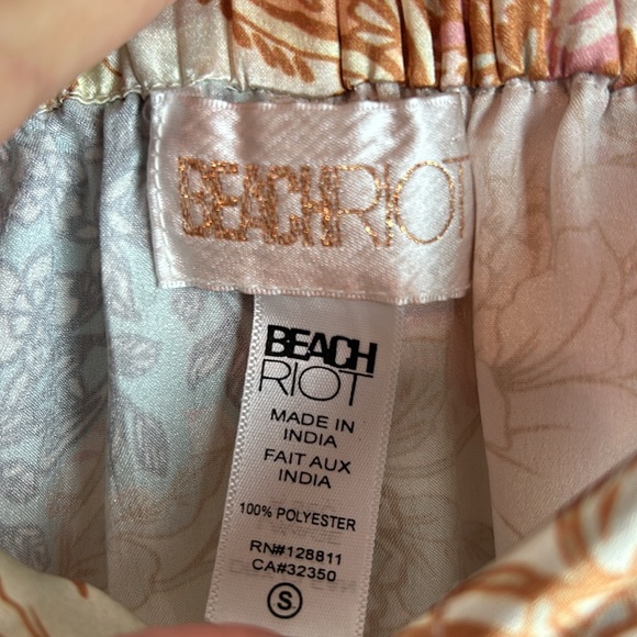 Beach Riot Aurora Shorts in Harvest Gold Paisley. Size small - Picture 6 of 9